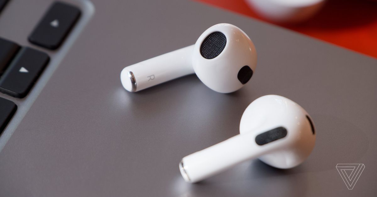 Η Apple φέρεται να κυκλοφορήσει τα AirPods με USB-C τον Σεπτέμβριο
