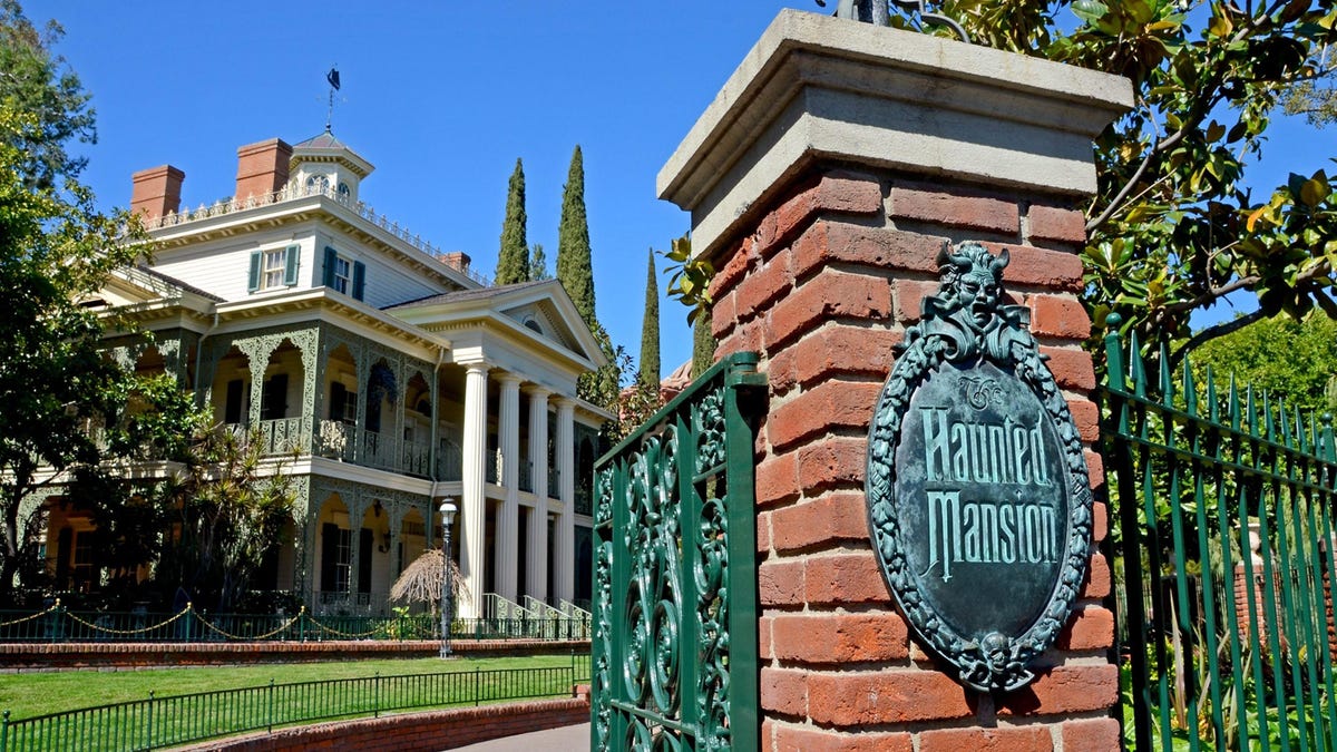 Η Disneyland προσθέτει νέες δυνατότητες στη γραμμή