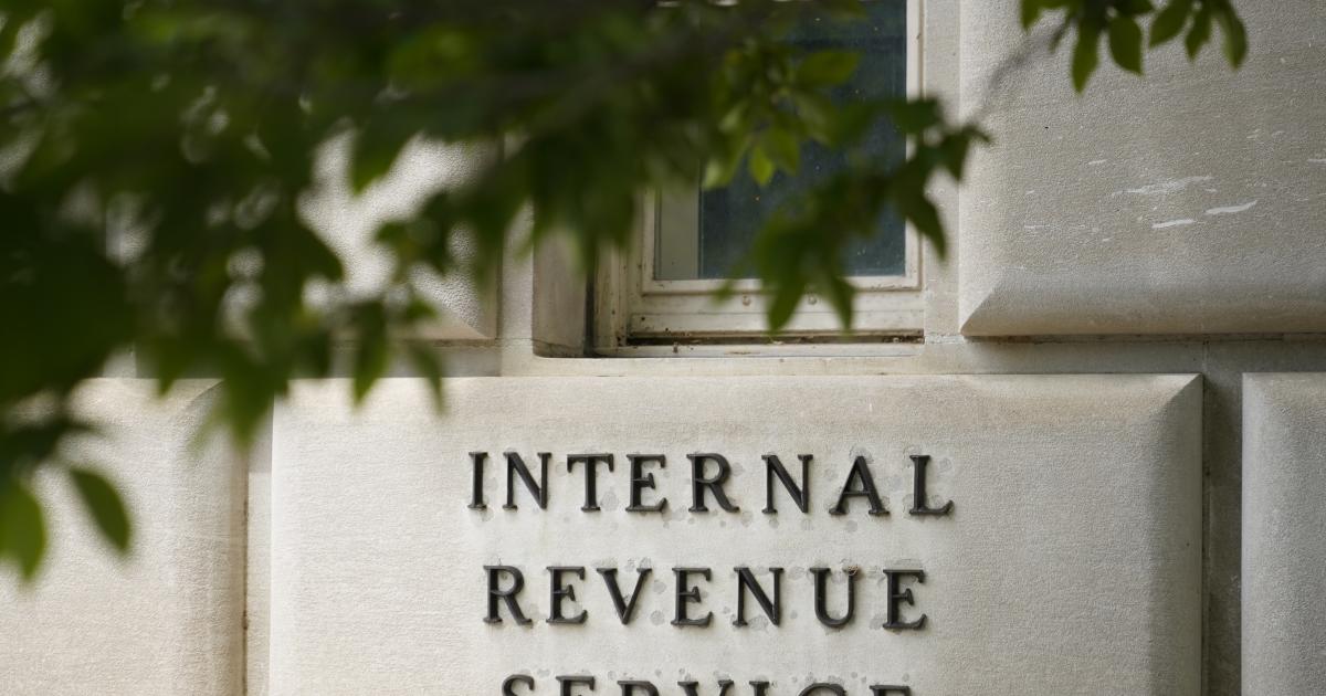 Η IRS θέλει να καταργήσει σταδιακά τα περισσότερα φορολογικά έγγραφα IRL έως το 2025
