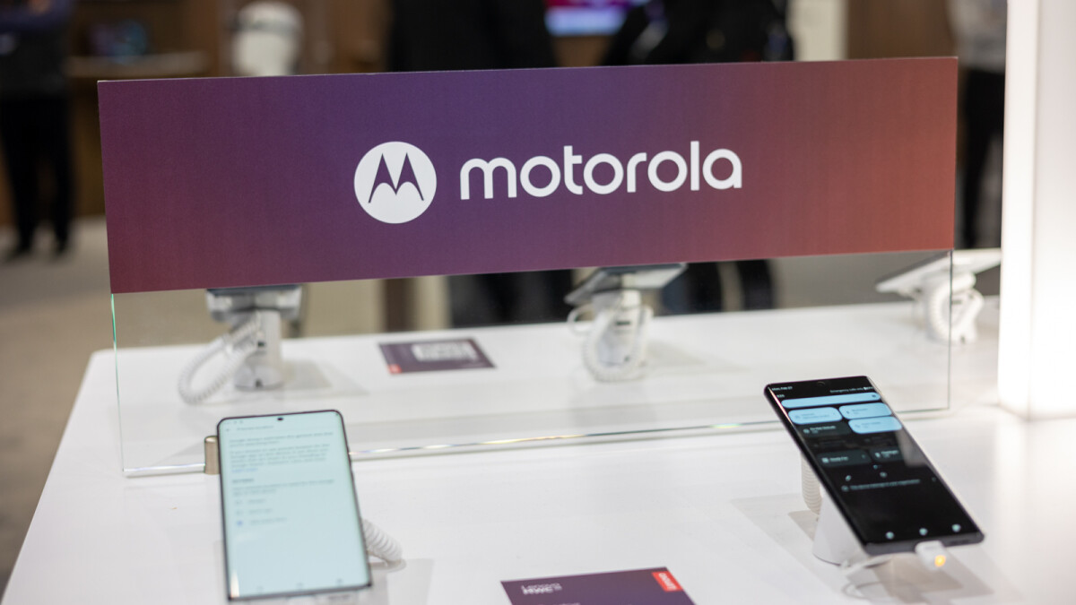 Motorola to launch phone module that enables two-way satellite calling and messaging