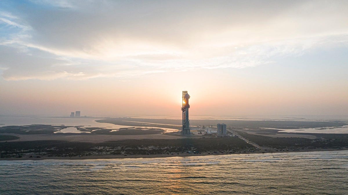 Η SpaceX αποφέρει κέρδη 55 εκατομμυρίων δολαρίων καθώς το διαστημόπλοιο περιμένει να πετάξει
