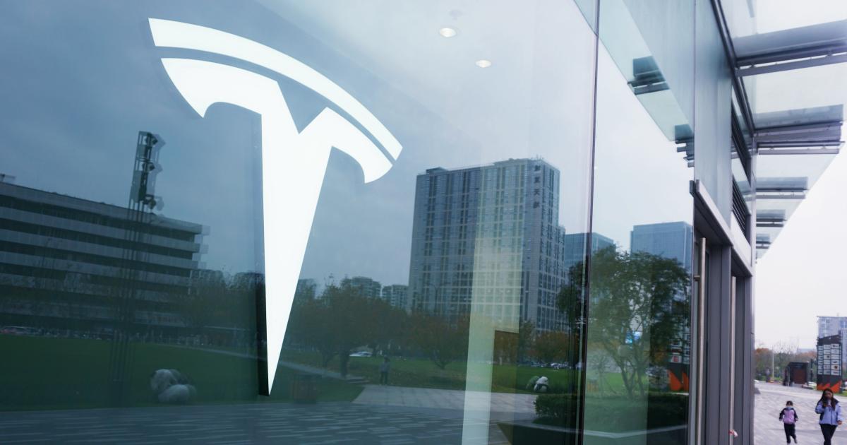 Η Tesla αρχίζει να πουλά φθηνότερες εκδόσεις Model S και Model X με μικρότερες σειρές

