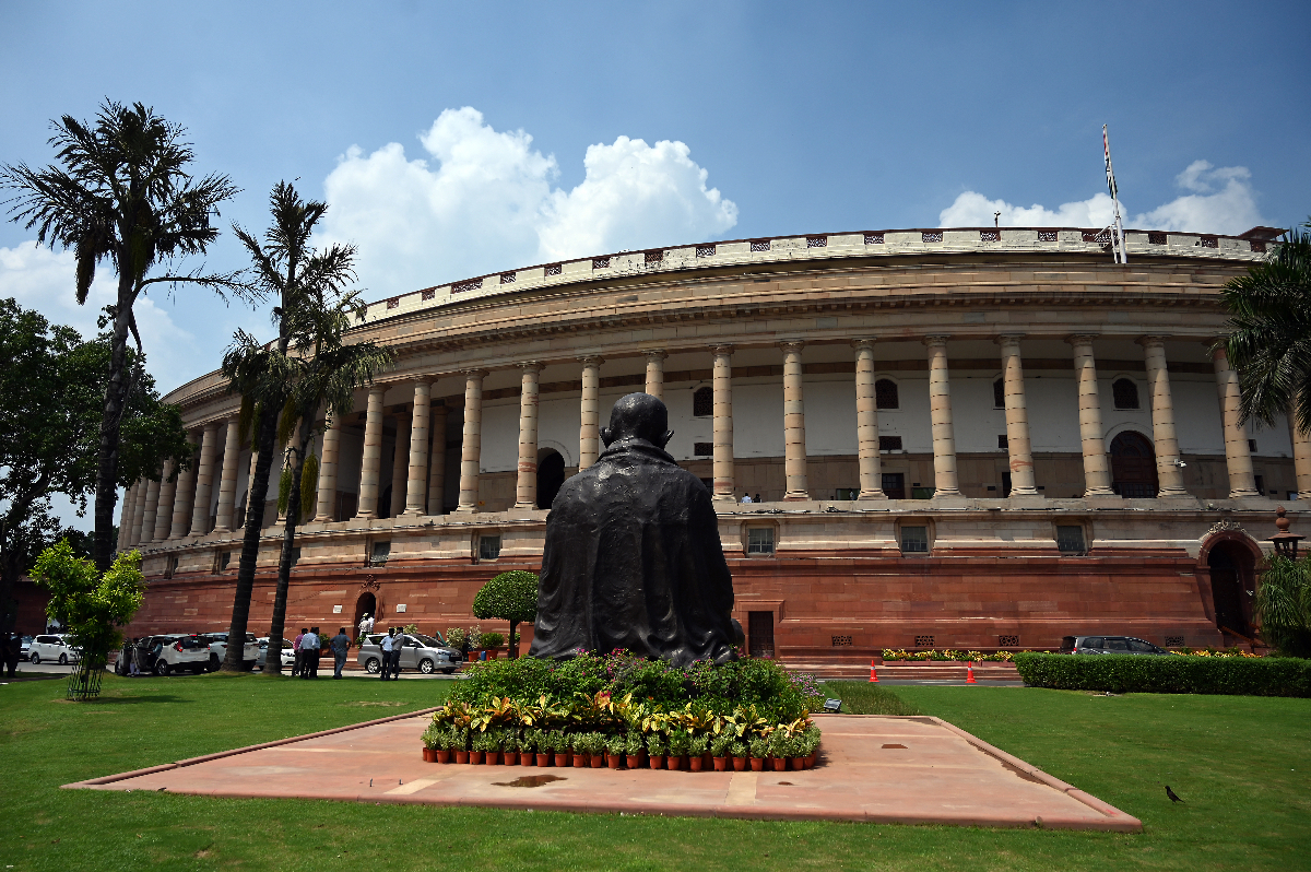 Η Ινδία περιορίζει την εισαγωγή φορητών υπολογιστών, tablet και διακομιστών
