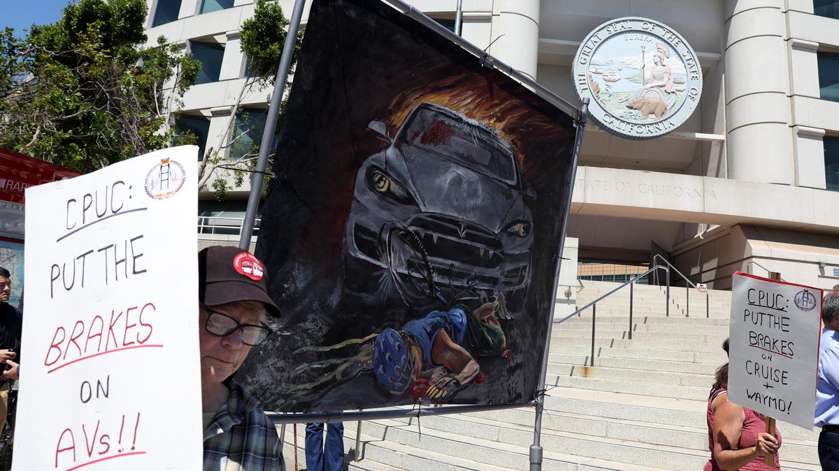 Η Καλιφόρνια αφήνει τα αυτοοδηγούμενα ταξί χαλαρά στο Σαν Φρανσίσκο όλη μέρα και νύχτα