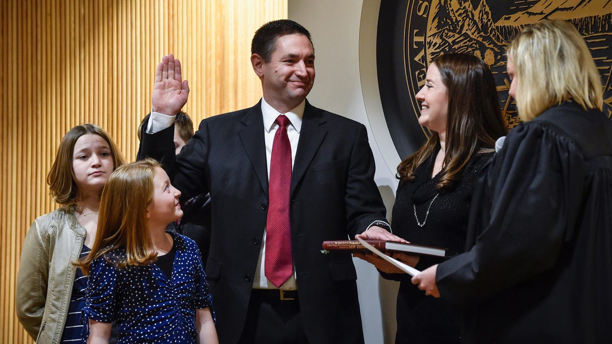 Η Μοντάνα συγκρίνει το απαγορευμένο TikTok με «ραδιόφωνο που προκαλεί καρκίνο»
