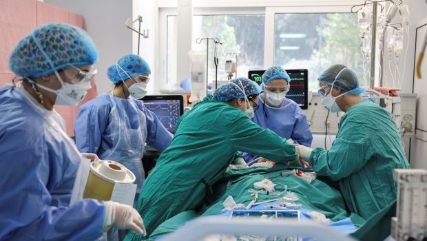 Κοροναϊός: Οι νοσηλείες σε ΜΕΘ στα χαμηλότερα επίπεδα από την αρχή της πανδημίας