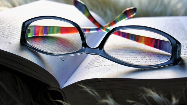 Μυωπία: Οι οθόνες και η έλλειψη λιακάδας προκαλούν παγκόσμια επιδημία