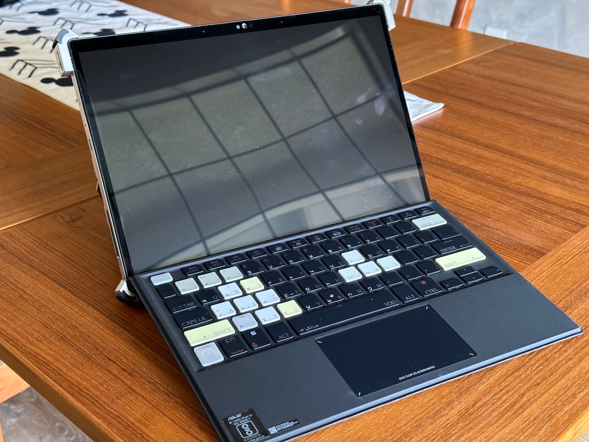 Ο νέος υπολογιστής του ακρωνύμιου με την Asus είναι ενοχλητικός, αλλά αυτό είναι το θέμα