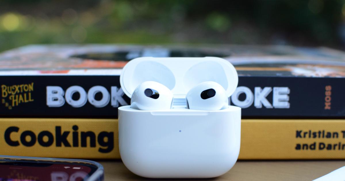 Τα AirPods 3ης γενιάς της Apple πέφτουν στο ιστορικό χαμηλό των 140 $
