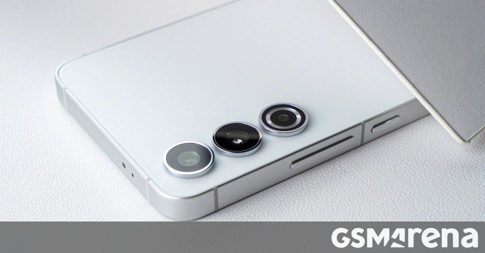 Τα Samsung Galaxy S24 και S24+ υιοθετούν επίπεδη σχεδίαση
