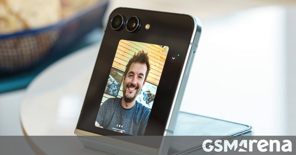 Το Samsung Galaxy Z Flip6 που δοκιμάζεται, διαθέτει κύρια κάμερα 50MP
