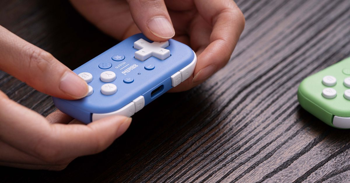 Το νέο Micro χειριστήριο 24,99 $ της 8BitDo κάνει το Nintendo Switch Joy-Cons να φαίνεται μεγάλο
