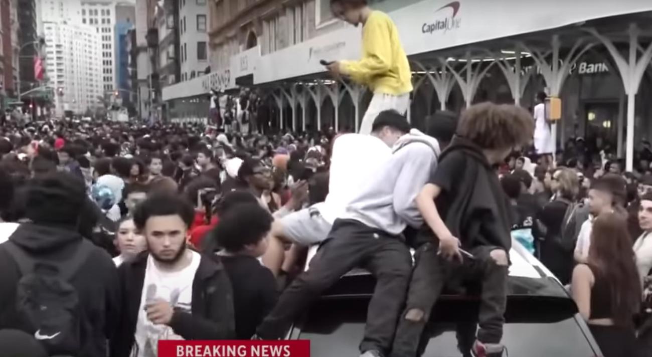 Χάος και επεισόδια στο κέντρο της Νέας Υόρκης από influnecer που θα μοίραζε PlayStation 5