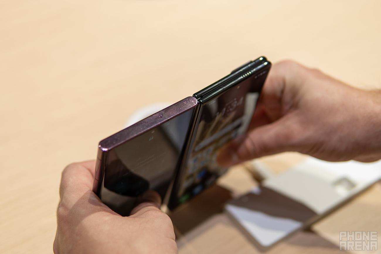 , Honor Magic V2 hands-on: λεπτό στο εξωτερικό, συσκευασμένο μέχρι το χείλος στο εσωτερικό, TechWar.gr