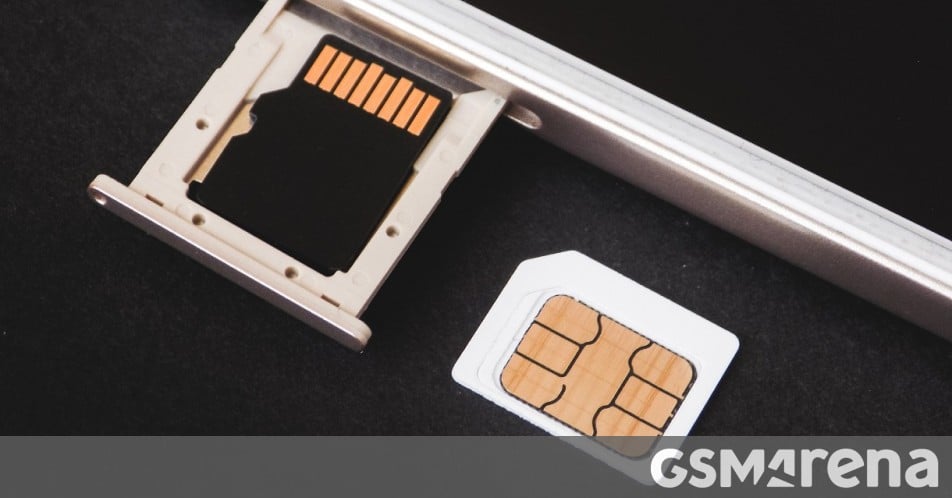 Flashback: η ώρα που οι κάρτες SIM και οι κάρτες microSD συγχωνεύτηκαν σε μία