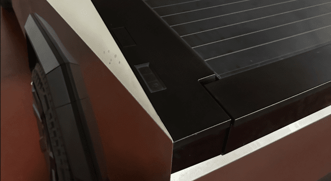 , Το Cybertruck κατασκόπευσε με ενημερωμένο εσωτερικό, TechWar.gr