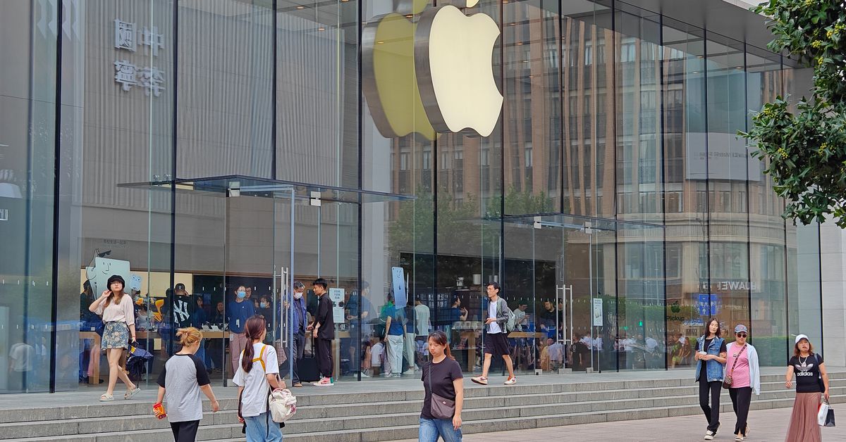 Η Apple φέρεται να ξοδεύει «εκατομμύρια δολάρια την ημέρα» για εκπαίδευση AI
