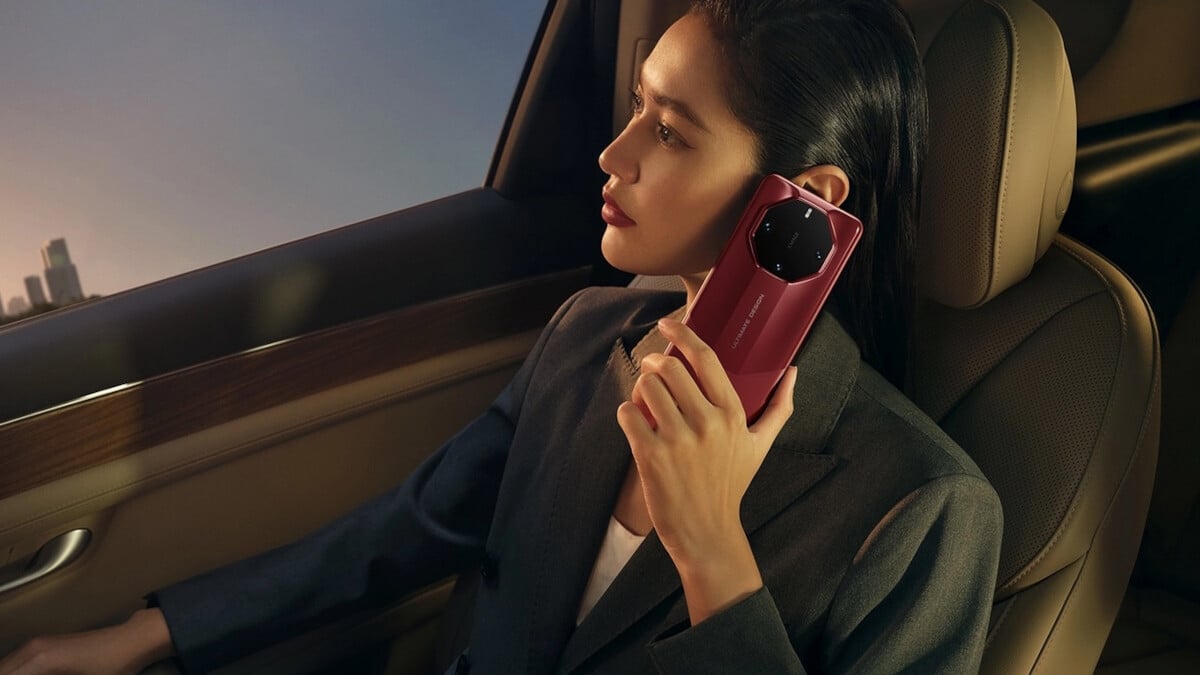 Energized Huawei holds event in front of excited fans revealing a new phone, tablets, and more