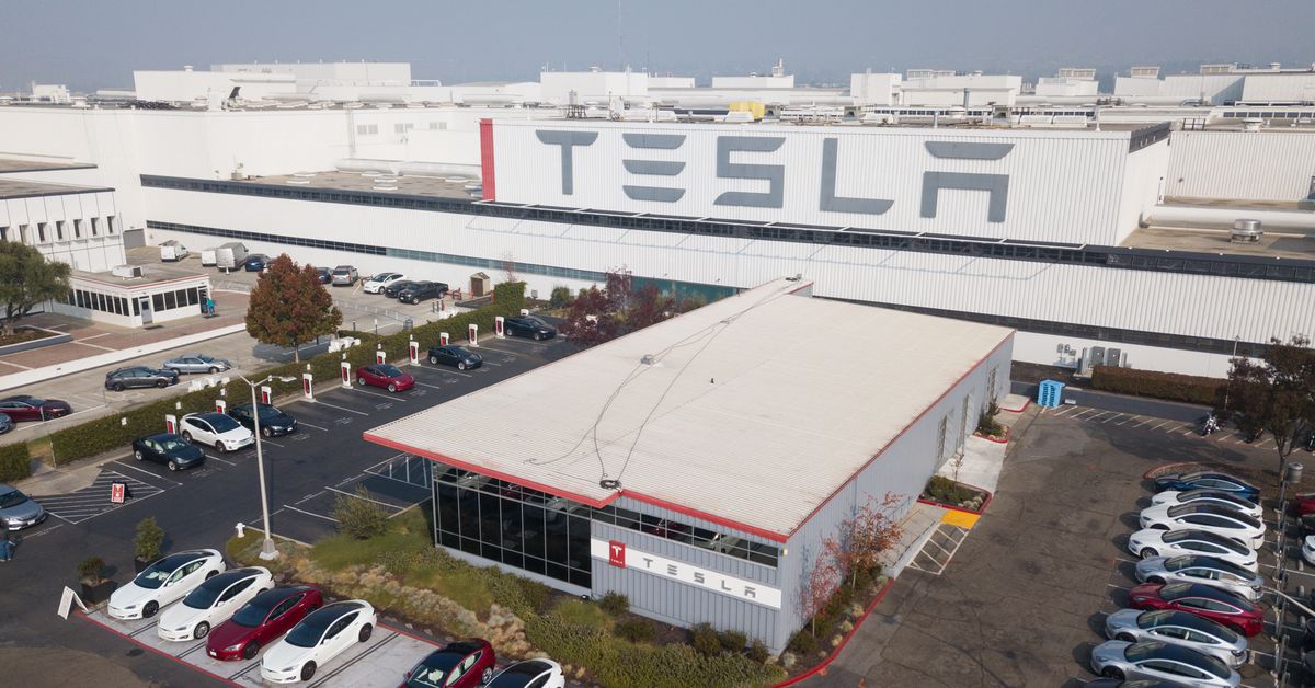 Η Tesla μήνυσε ξανά για «σοβαρή» φυλετική παρενόχληση στο εργοστάσιό της στην Καλιφόρνια
