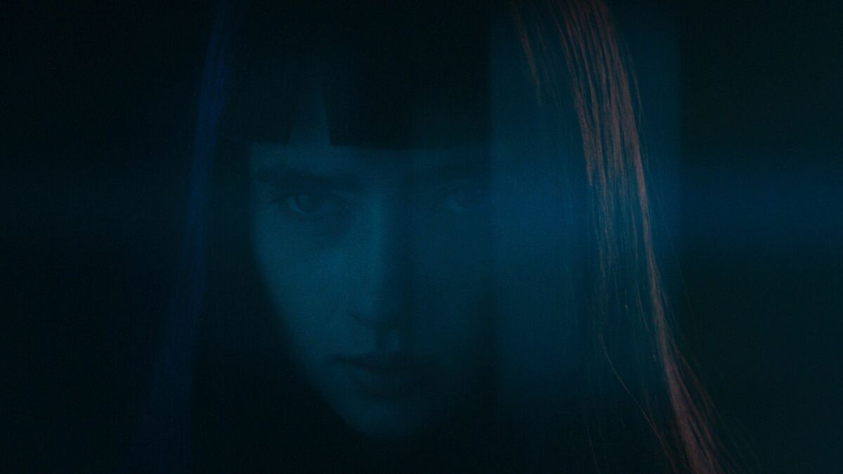 Κριτική "Humanist Vampire Seeking Consenting Suicidal Person": Μια κωμωδία τρόμου με μπουκιά και καρδιά
