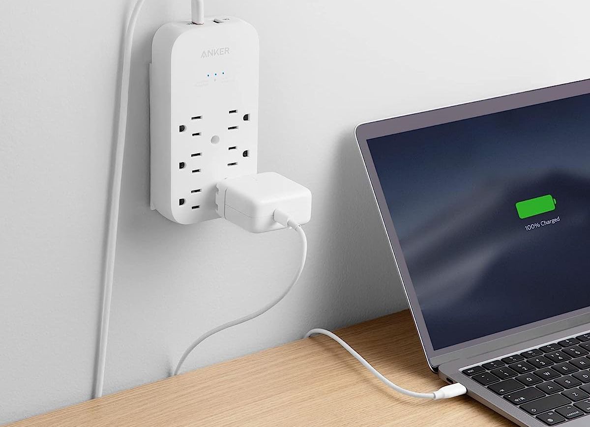 Μετατρέψτε 2 πρίζες σε 8 με αυτό το φτηνό αξεσουάρ Anker με μόλις 16 $ σήμερα