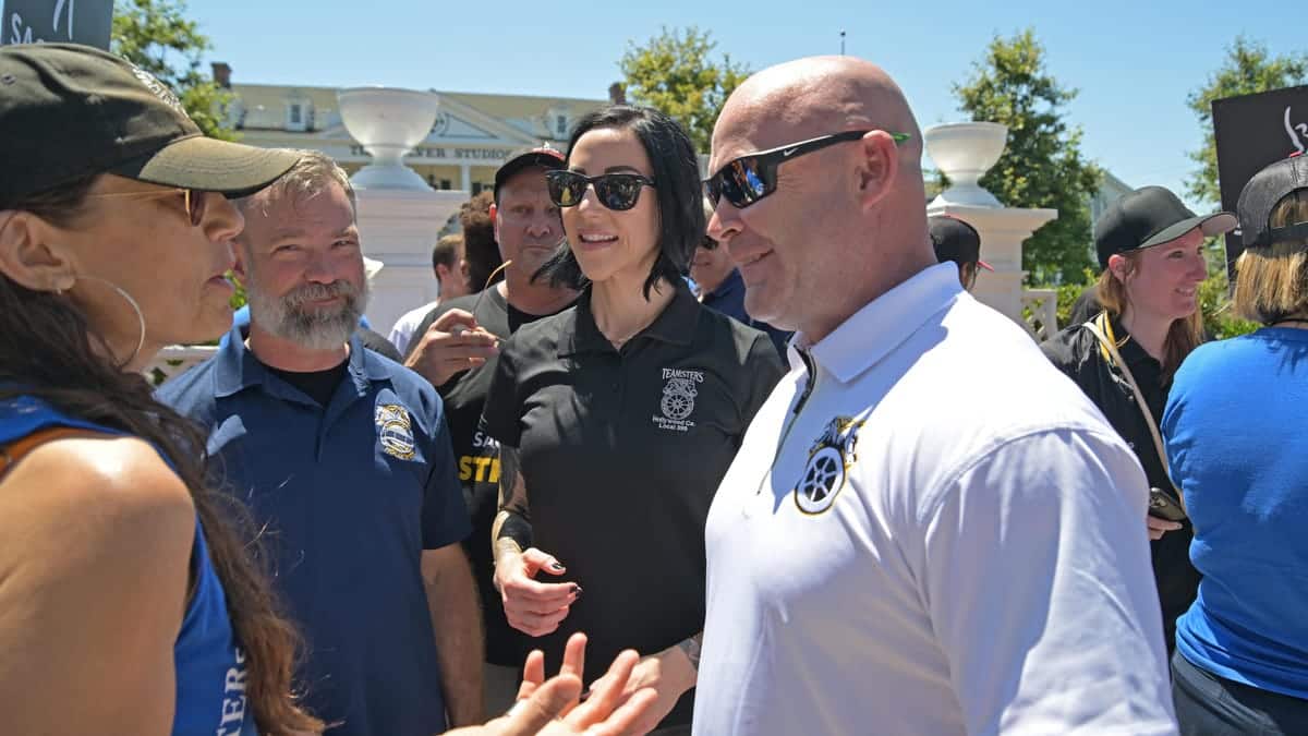 Ο Gavin Newsom δέχεται πυρά από Teamsters για λογαριασμό φορτηγού χωρίς οδηγό