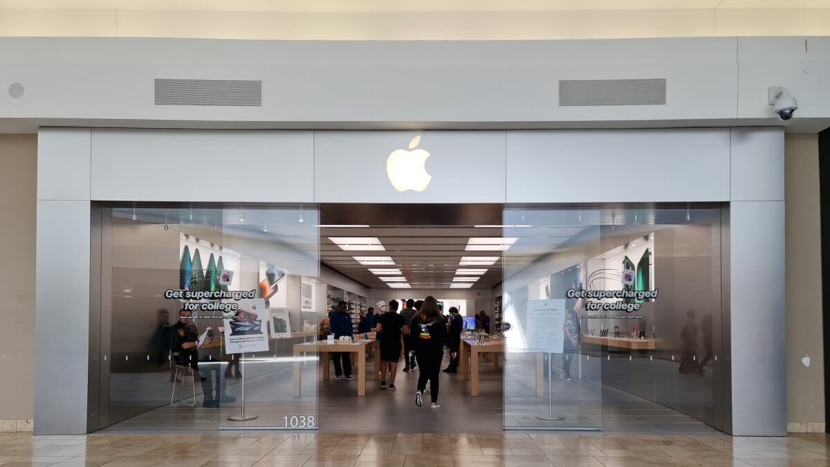 Apple store workers set to strike on iPhone 15 release date in France