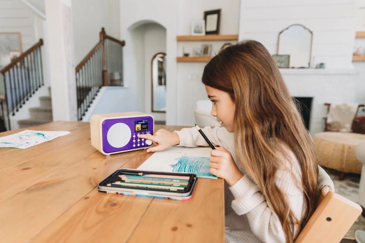 Το Storybutton θέλει να επανασχεδιάσει το ραδιόφωνο για ακροατές του Gen Alpha podcast
