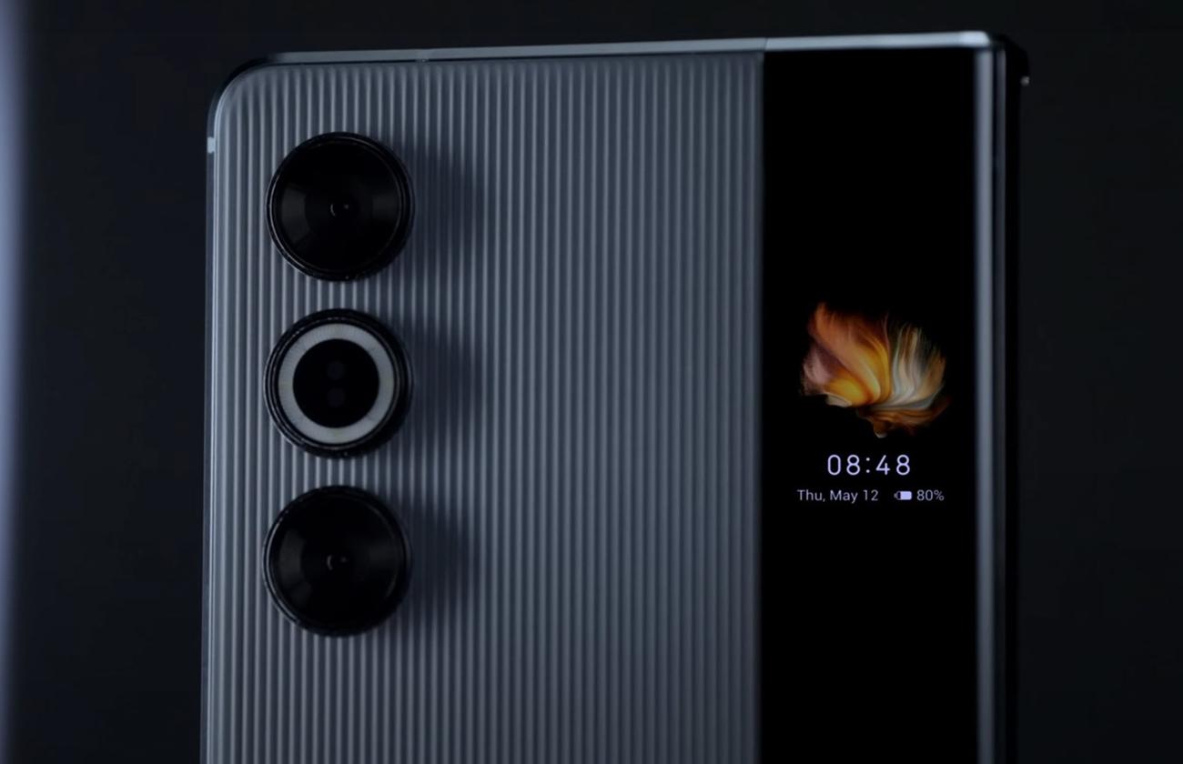 Το smartphone που ξεδιπλώνει τα χαρίσματα του