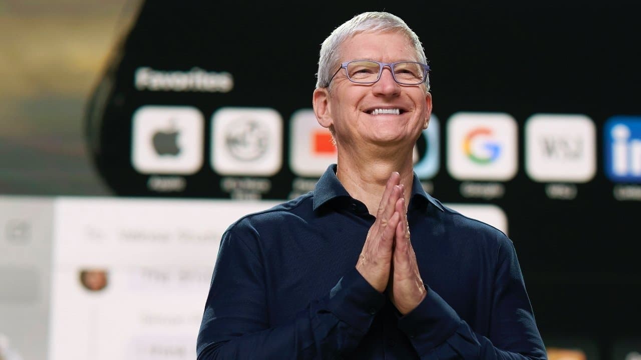 Ο Tim Cook κερδίζει 41,5 εκατομμύρια δολάρια στην πρώτη του πώληση μετοχών της Apple από το 2021
