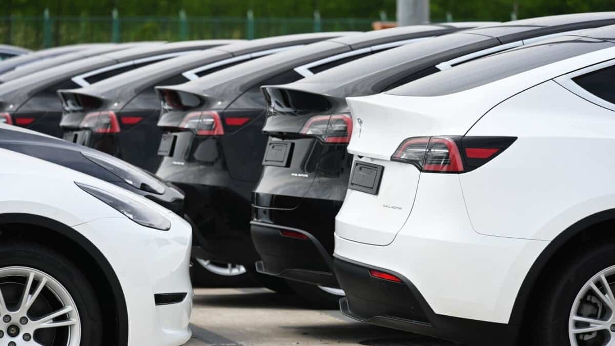 Η Tesla μειώνει ξανά τις τιμές του Model 3 και του Model Y
