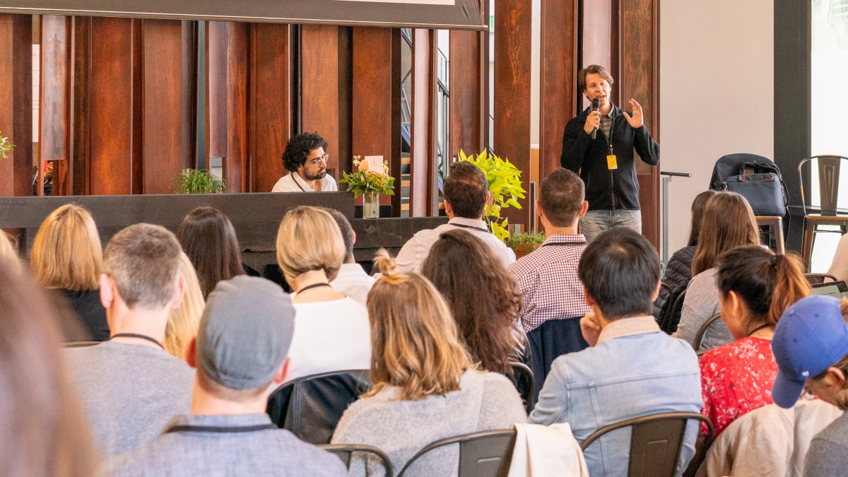  Ιδρυτές, είναι χρήσιμες οι εκδηλώσεις;  |  TechCrunch
