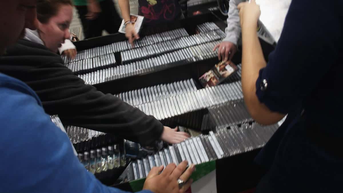 Το Best Buy σχεδιάζει να απαλλαγεί από όλα τα DVD
