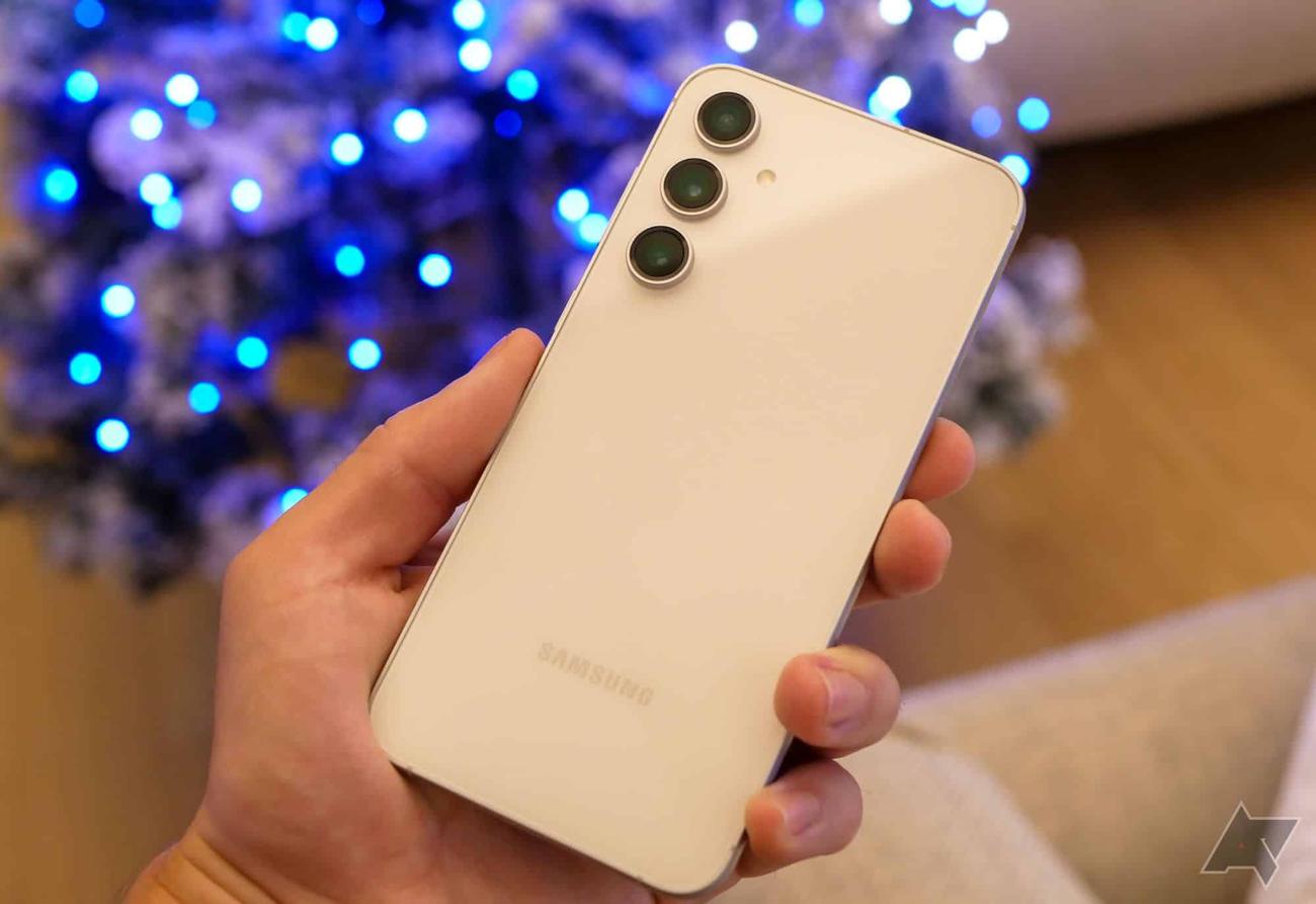 Το Samsung Galaxy S23 FE επαναφέρει τη σειρά στις ρίζες της ναυαρχίδας του προϋπολογισμού
