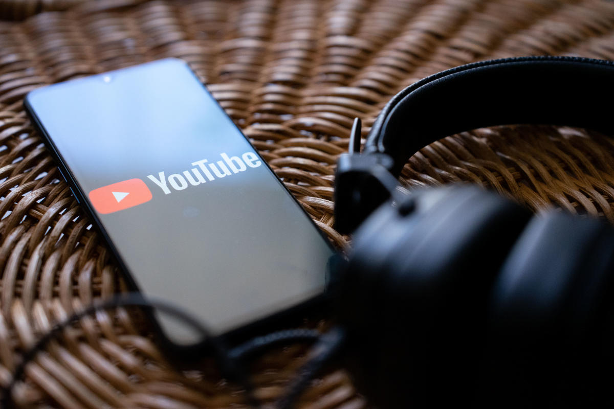 Το YouTube Music σάς επιτρέπει τώρα να δημιουργήσετε τη δική σας τέχνη λίστας αναπαραγωγής AI
