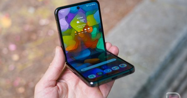 Έφτασαν οι ενημερώσεις Νοεμβρίου της Samsung σε αρκετές συσκευές Galaxy
