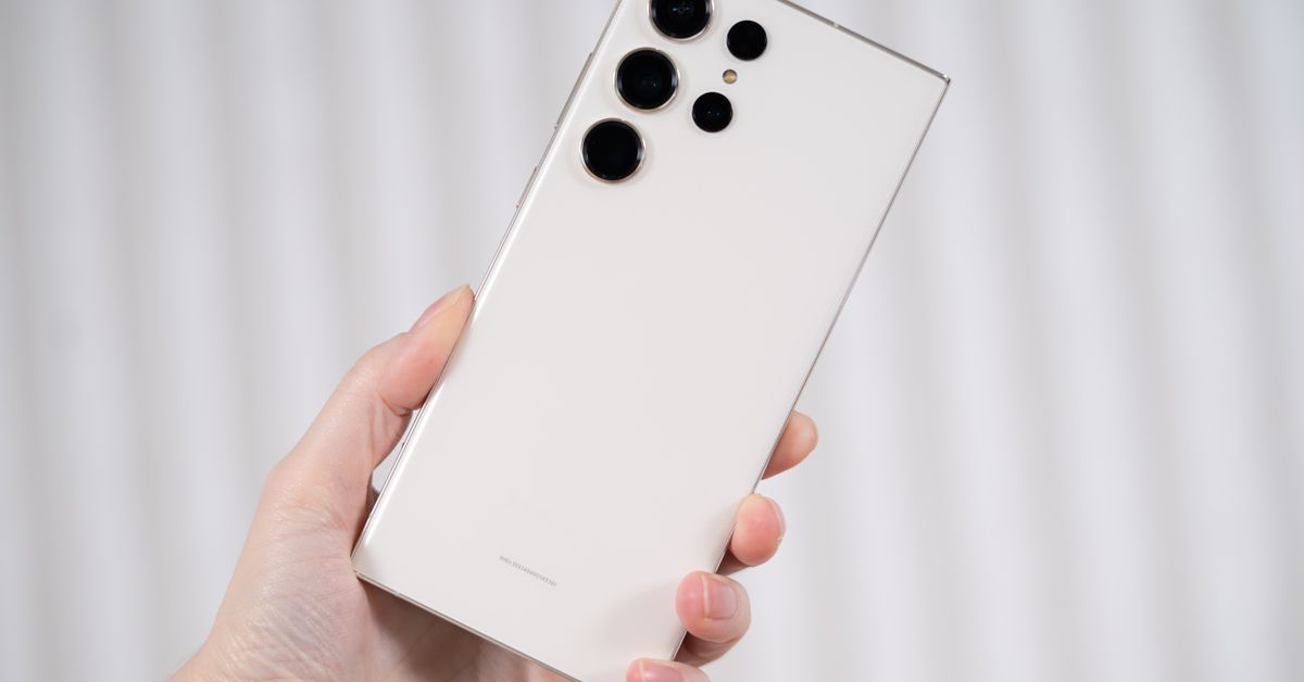 Η Samsung αναφέρει λεπτομερώς το "Galaxy AI" και μια δυνατότητα που μπορεί να μεταφράσει τηλεφωνικές κλήσεις σε πραγματικό χρόνο
