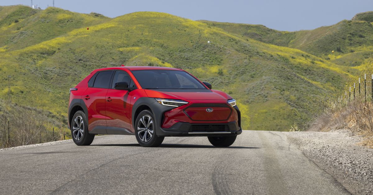 Η Subaru υιοθετεί τη θύρα φόρτισης EV της Tesla, καθώς οι αριθμοί κράτησης μειώνονται
