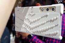 Το Honor V Purse ως τσαντάκι