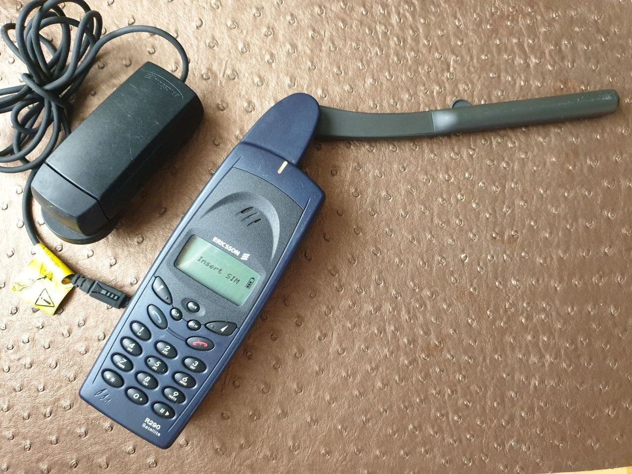 Έχετε ένα από αυτά τα κινητά τηλέφωνα «δεινοσαύρων»; Μπορεί να βγάλεις πολλά χρήματα!, Έχετε ένα από αυτά τα κινητά τηλέφωνα «δεινοσαύρων»;  Μπορεί να βγάλεις πολλά χρήματα!, TechWar.gr