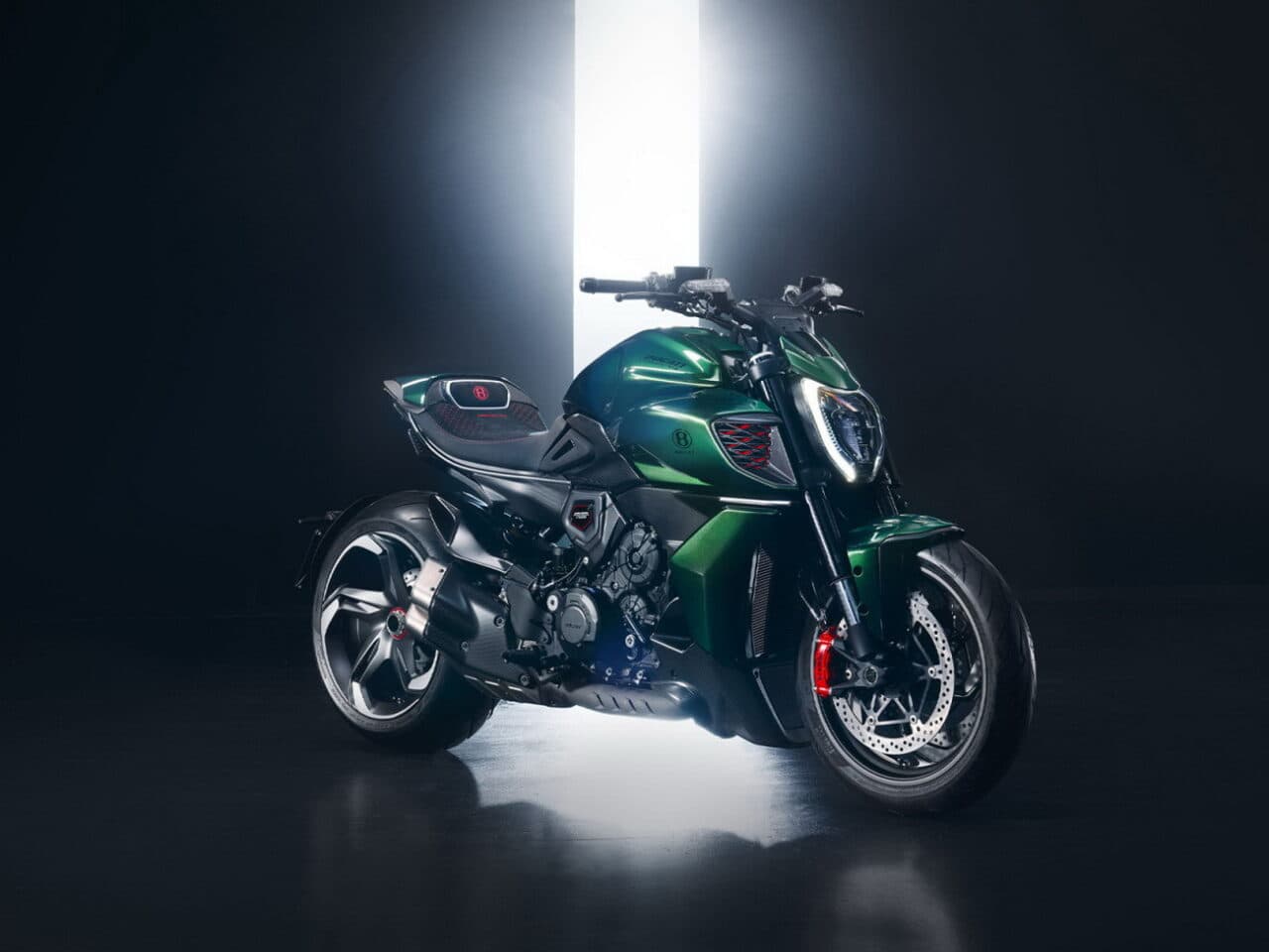 Ducati και Bentley παρουσιάζουν ένα μοναδικό limited edition δίτροχο, Ducati και Bentley παρουσιάζουν ένα μοναδικό limited edition δίτροχο, TechWar.gr