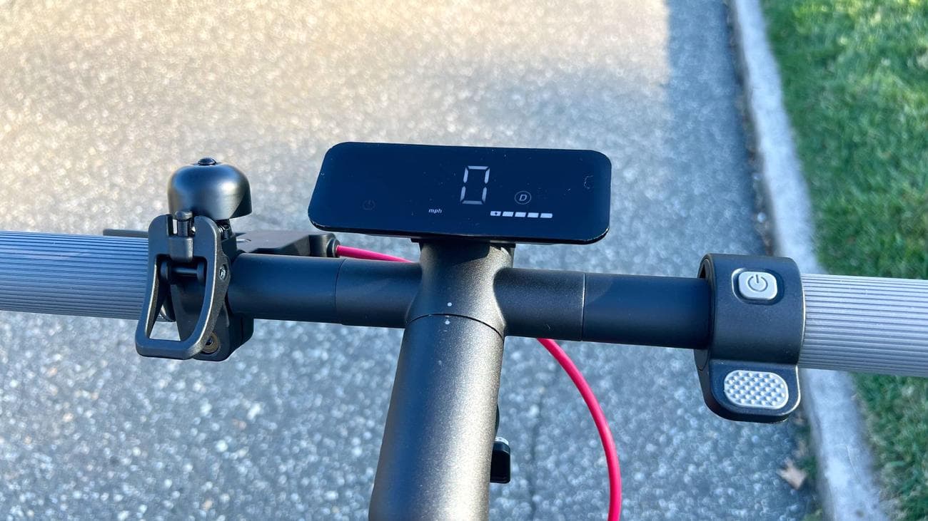 Ανασκόπηση ηλεκτρικού σκούτερ NAVEE V40 Pro: Ένα σταθερό σκούτερ μεσαίας κατηγορίας σε απόδοση και τιμή, Ανασκόπηση ηλεκτρικού σκούτερ NAVEE V40 Pro: Ένα σταθερό σκούτερ μεσαίας κατηγορίας σε απόδοση και τιμή, TechWar.gr