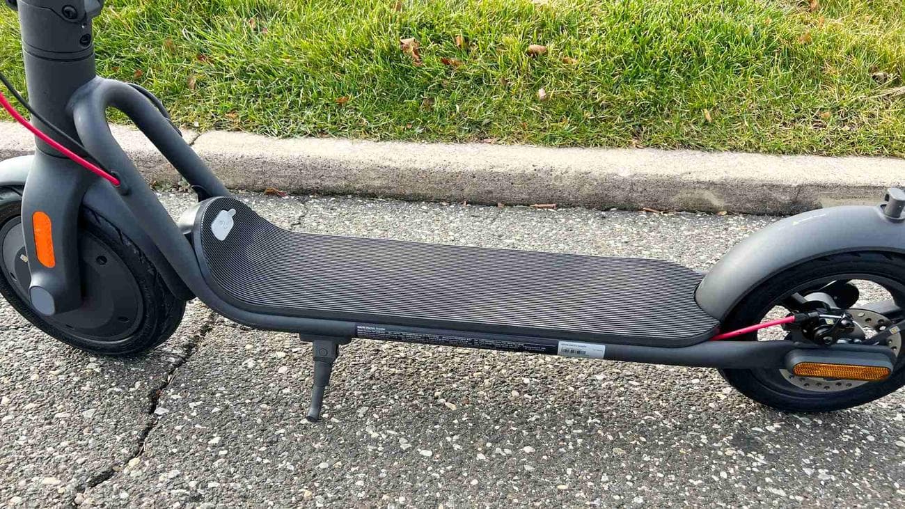 Ανασκόπηση ηλεκτρικού σκούτερ NAVEE V40 Pro: Ένα σταθερό σκούτερ μεσαίας κατηγορίας σε απόδοση και τιμή, Ανασκόπηση ηλεκτρικού σκούτερ NAVEE V40 Pro: Ένα σταθερό σκούτερ μεσαίας κατηγορίας σε απόδοση και τιμή, TechWar.gr