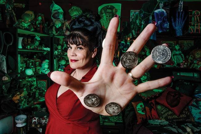 Γνωρίστε την Anastasia Synn: Είναι «το απόλυτο cyborg» με 52 εμφυτεύματα στο σώμα της, Γνωρίστε την Anastasia Synn: Είναι «το απόλυτο cyborg» με 52 εμφυτεύματα στο σώμα της, TechWar.gr