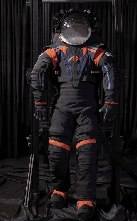 Το πρωτότυπο διαστημικής στολής Artemis III Axiom.