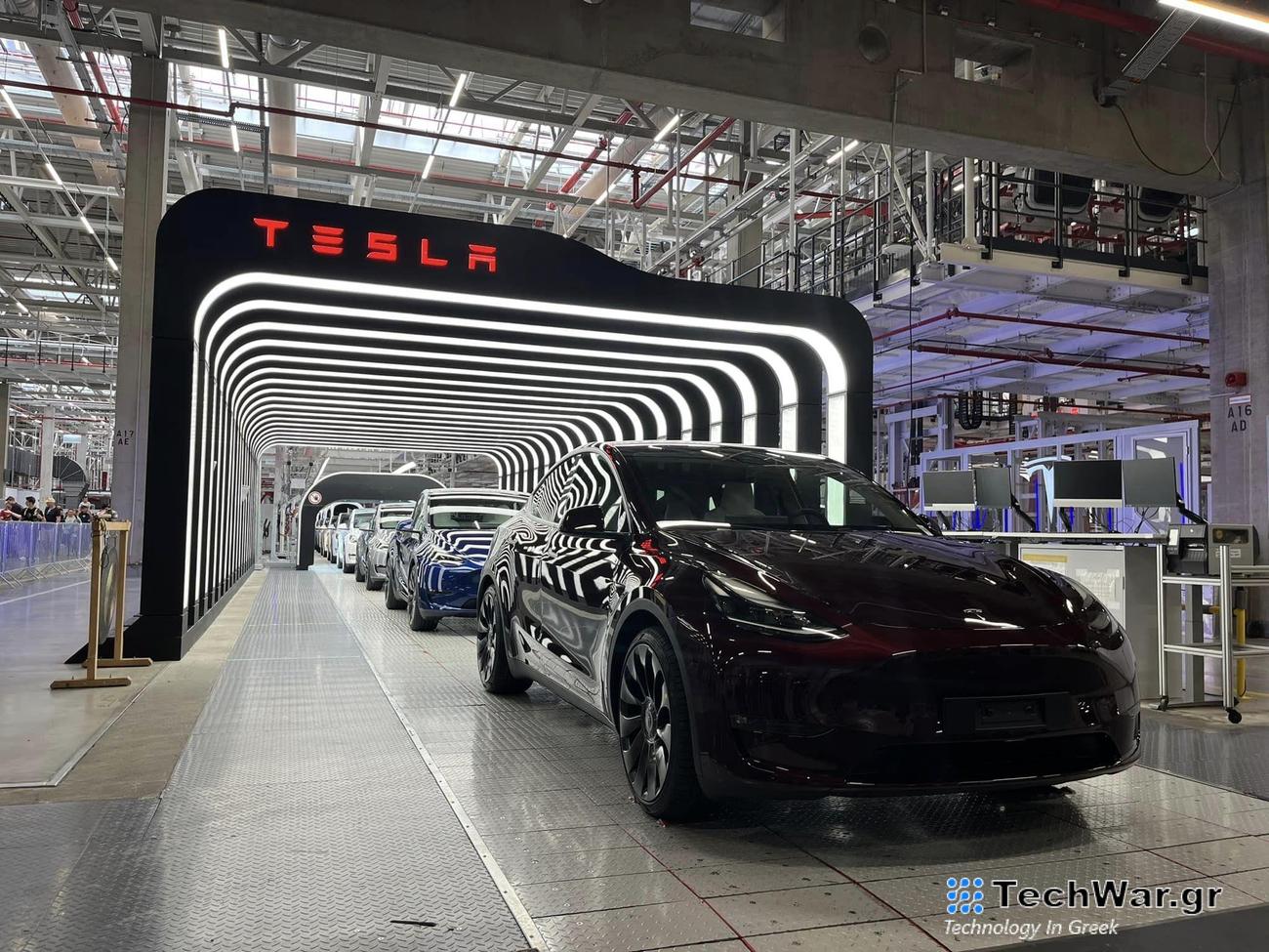 Ανακαλεί 2 εκατ. αυτοκίνητα η Tesla - Πρόβλημα με τον «αυτόματο πιλότο»