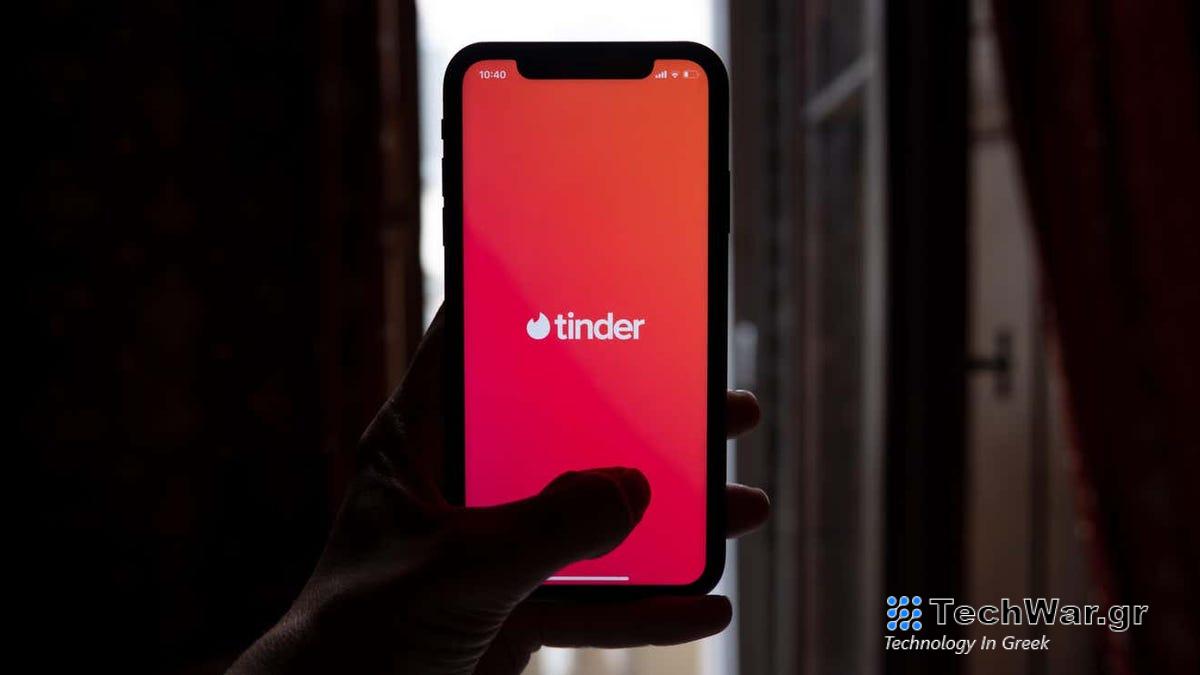 Το Tinder's $500 το μήνα Συνδρομή με έχει αγκαλιάσει τη μοναξιά
