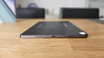 Αναθεώρηση Oukitel OT8: ένα φθηνό και χαρούμενο tablet 4G LTE, τι δεν σας αρέσει 3 Doogee T10 κάτω