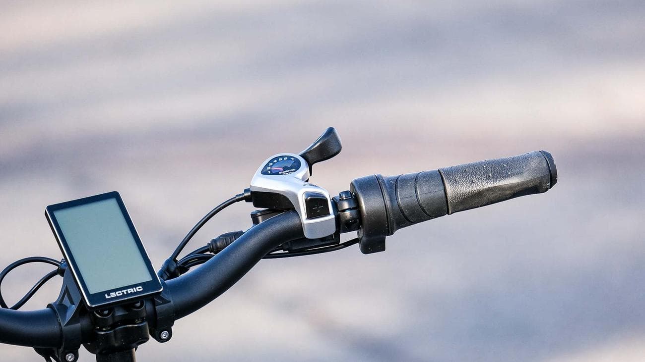 Ηλεκτρικό XP 3.0 σταθμευμένο στο δρόμο