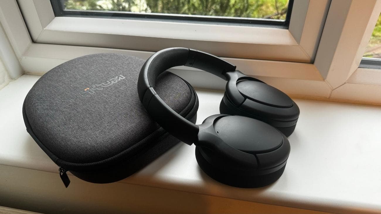 Ακουστικά Titum στη θήκη τους